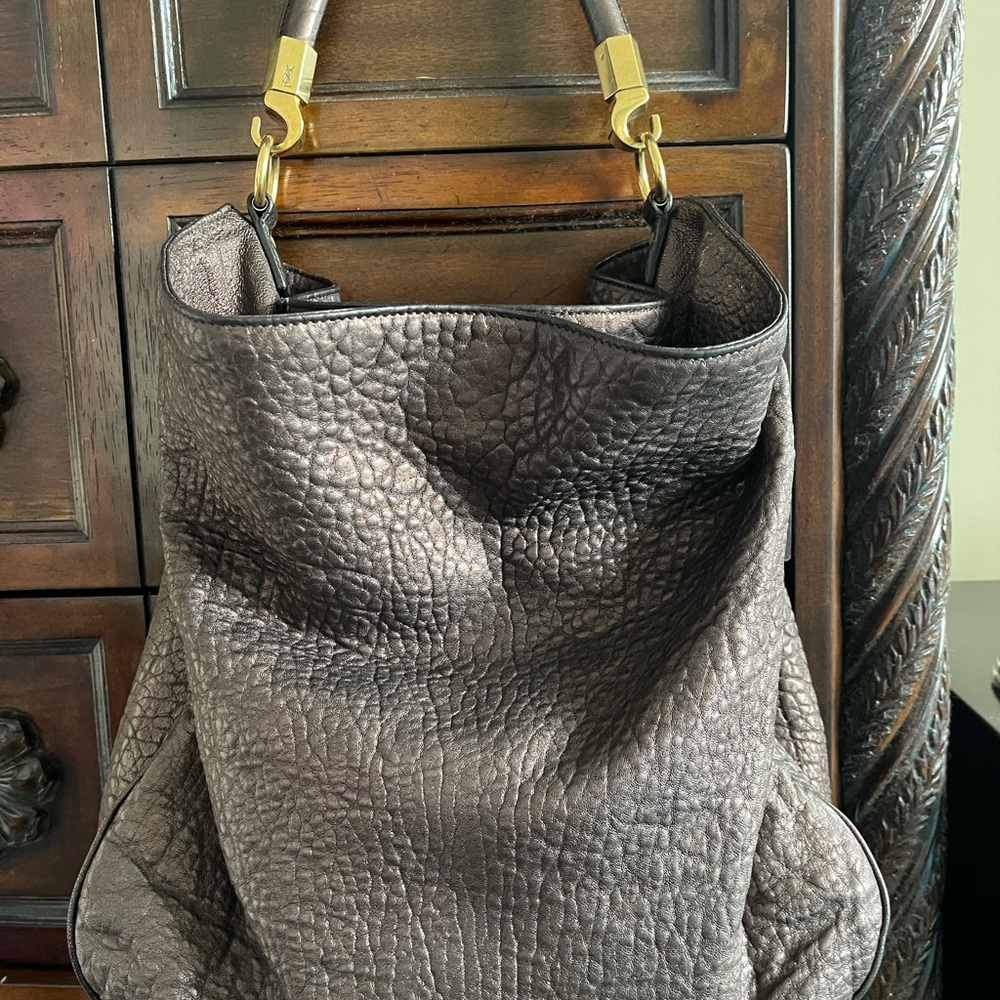 Yves Saint Laurent Roady Hobo Bag brown/copper metallic. Preowned.